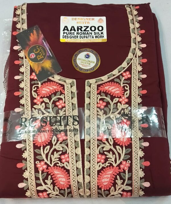 Cotton suit with heavy dupatta - Image 2