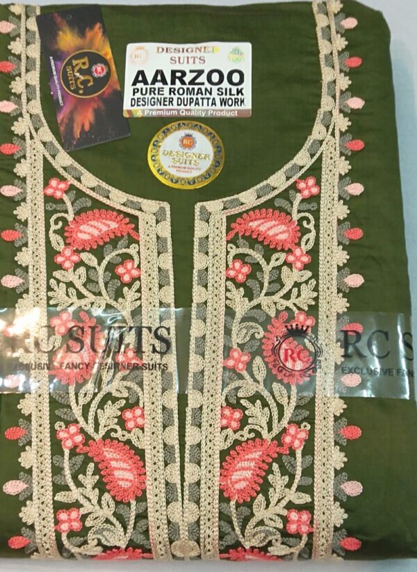 Cotton suit with heavy dupatta - Image 3