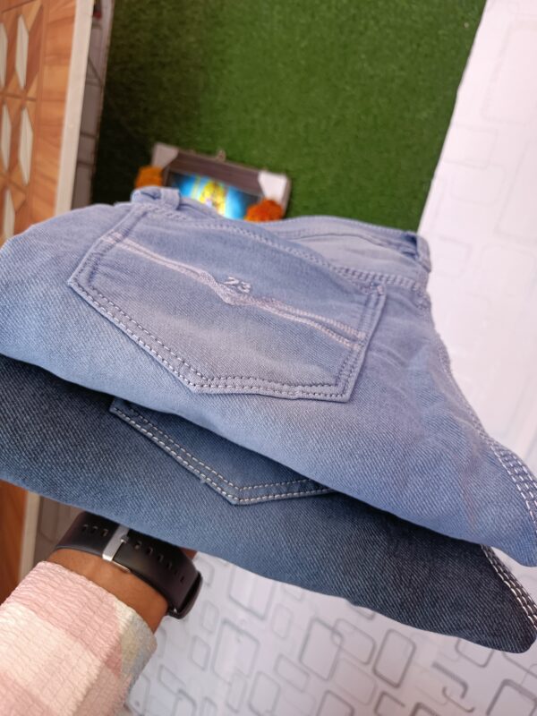 Autuntic wear jeans