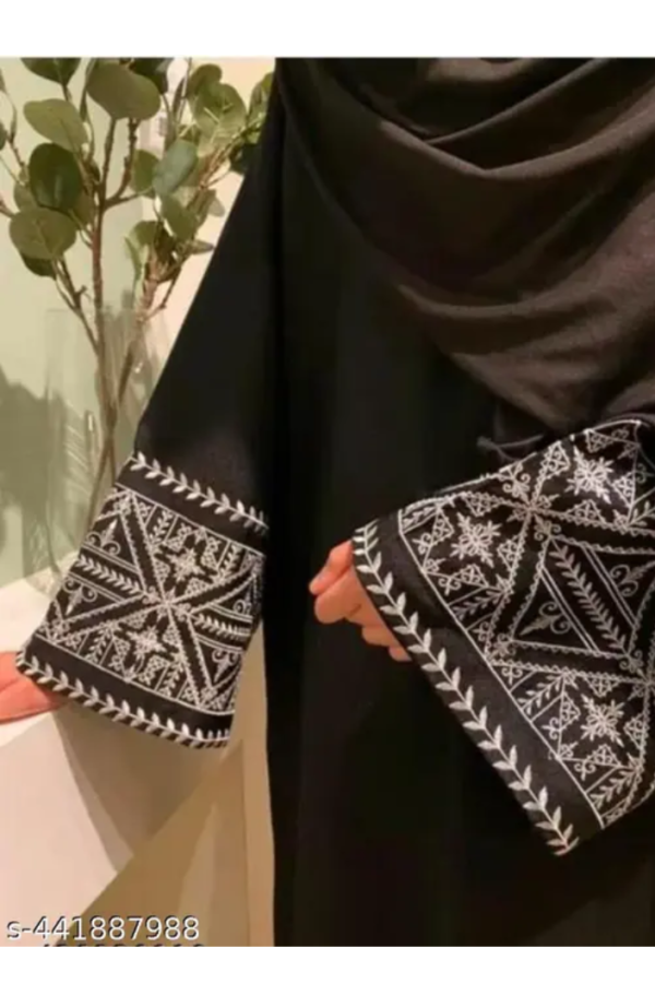 Black embroidery abaya - Image 2