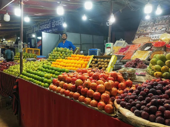 Dharmpal froots seller