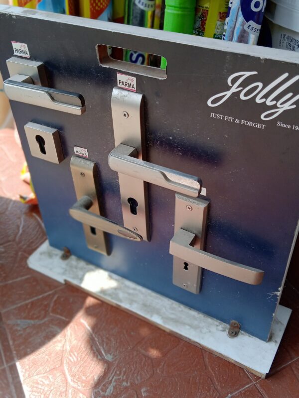 Folly door handle lock