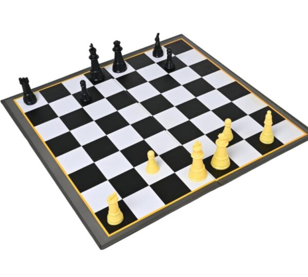 DOLLY PLASTIC CHESS SET DELUXE JUNIOR 6+