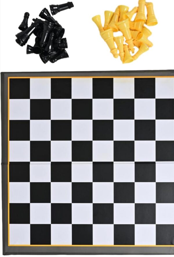 DOLLY PLASTIC CHESS SET DELUXE JUNIOR 6+ - Image 2